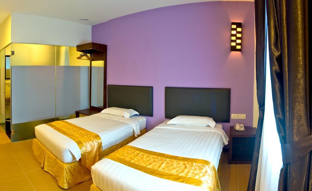 Hotel Zamburger Skudai Quarto foto