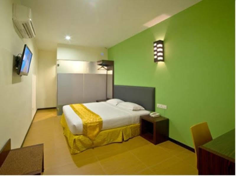 Hotel Zamburger Skudai Exterior foto